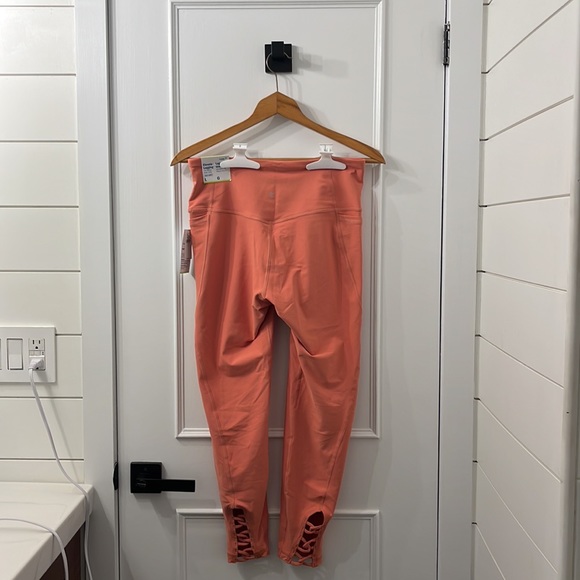 Old Navy Peach 7/8 Ankle High Rise Legging - Picture 2 of 5